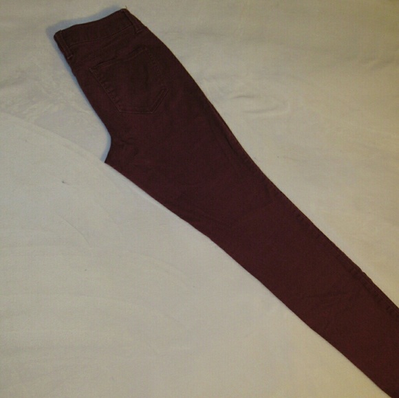 2/$10 Maroon skinny jeans size 7 - Picture 2 of 4